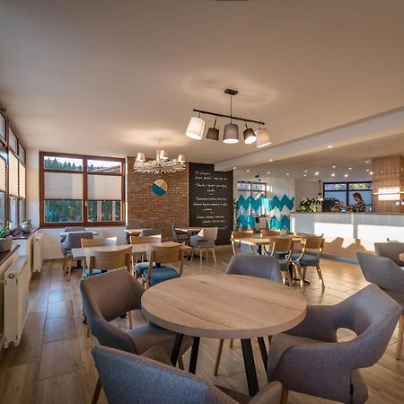 Moment - Bistro & Ubytovanie Hotel Batizovce Buitenkant foto