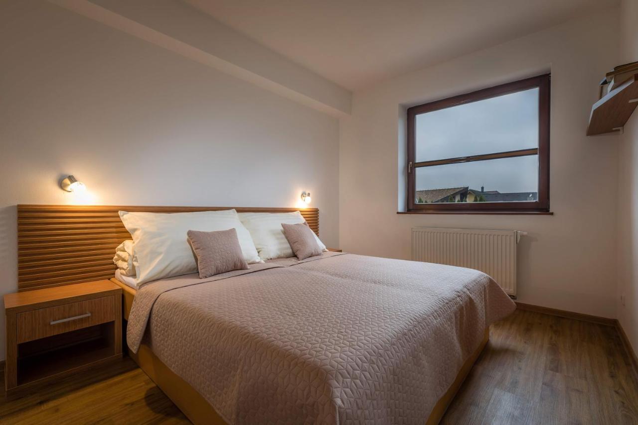 Moment - Bistro & Ubytovanie Hotel Batizovce Buitenkant foto