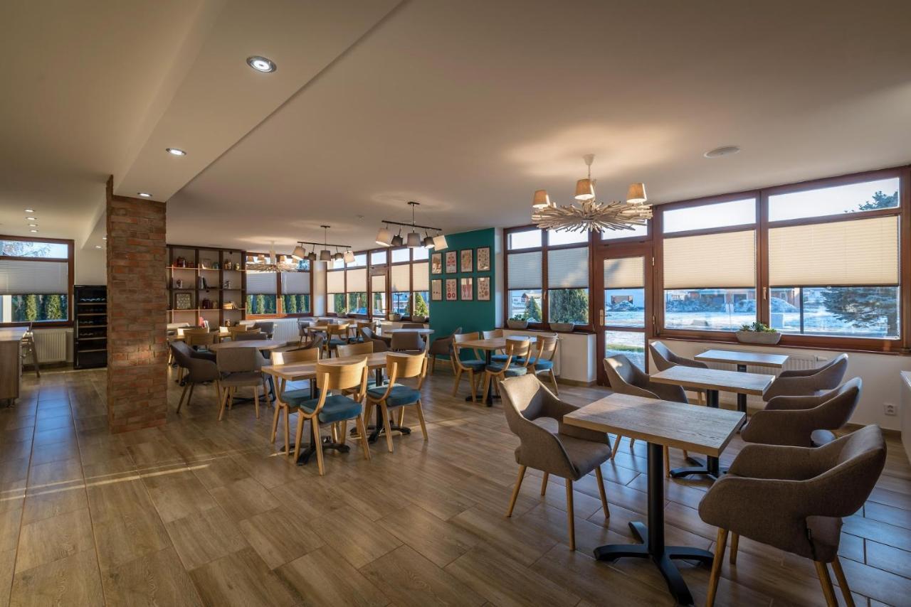 Moment - Bistro & Ubytovanie Hotel Batizovce Buitenkant foto